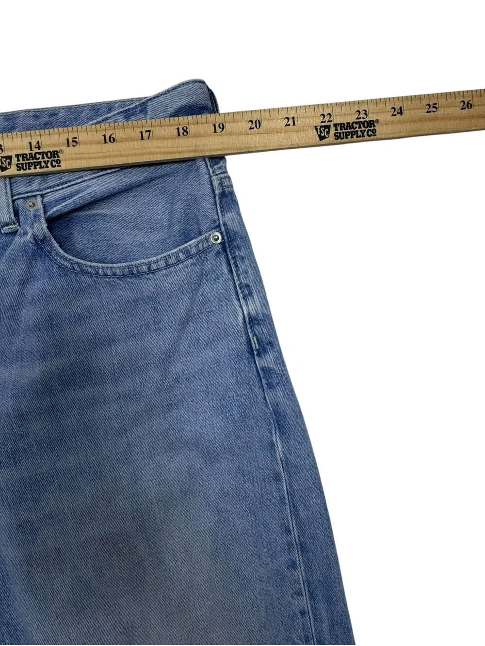 Madewell The Darted Barrel-Leg Jeans Size 31 Light Wash Cropped Raw Hem